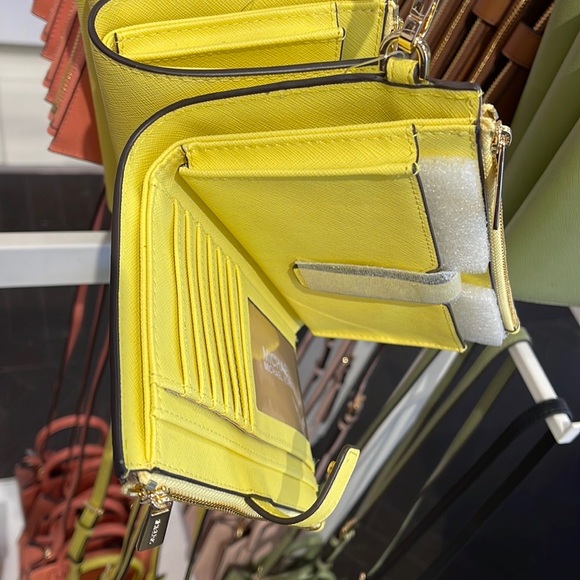 Michael Kors Jet Set Travel Large Double Zip Leather Wristlet Sunshine Yellow - Picture 10 of 15